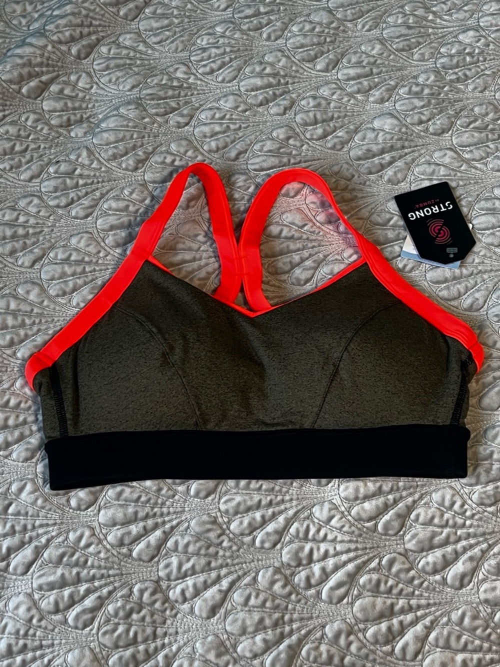 Zumba Fitness Strong Nation Train To The Beat Scoop Bra Olive Green Medium Nwt